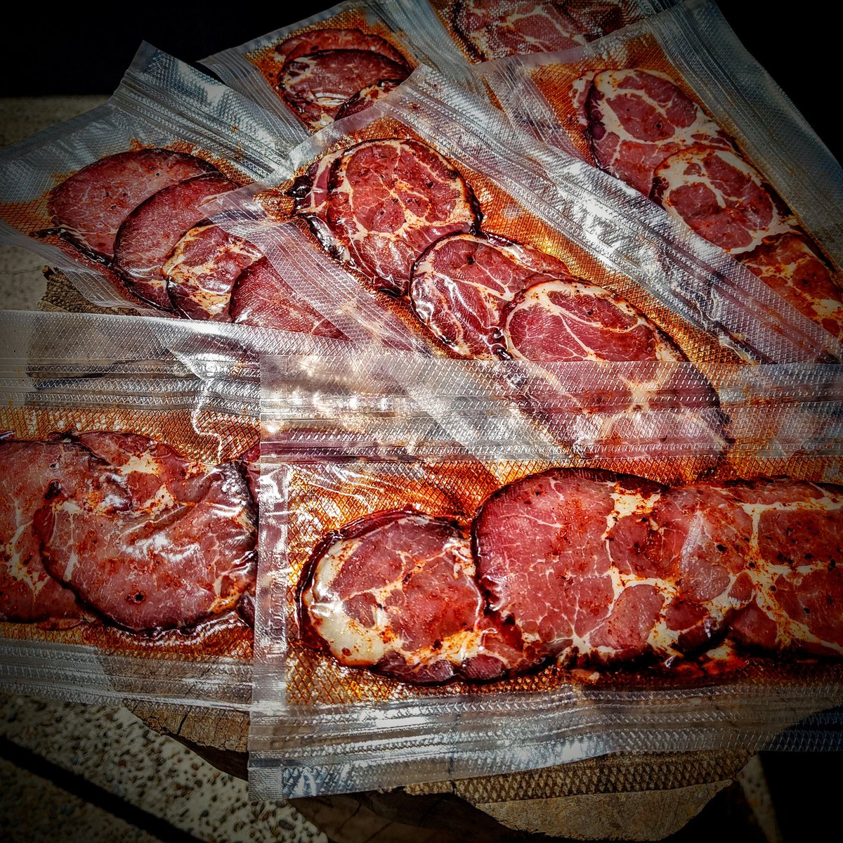 14 de febrero de 2026
Con mi amor, conformado con tiempo, pasión, sal, pimienta y pimentón ahumado.