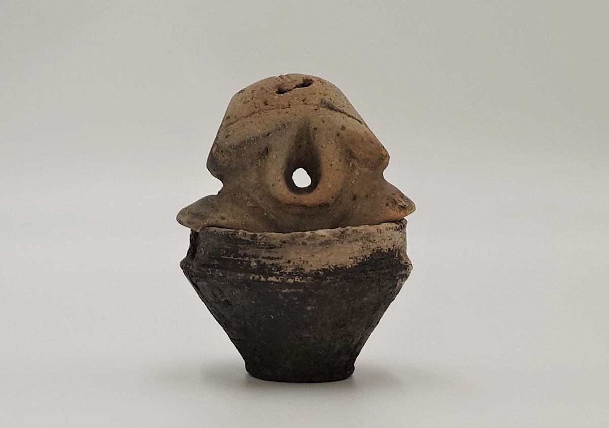 突然ですがクイズです この土製品 なんでミニチュア土器に入っているの