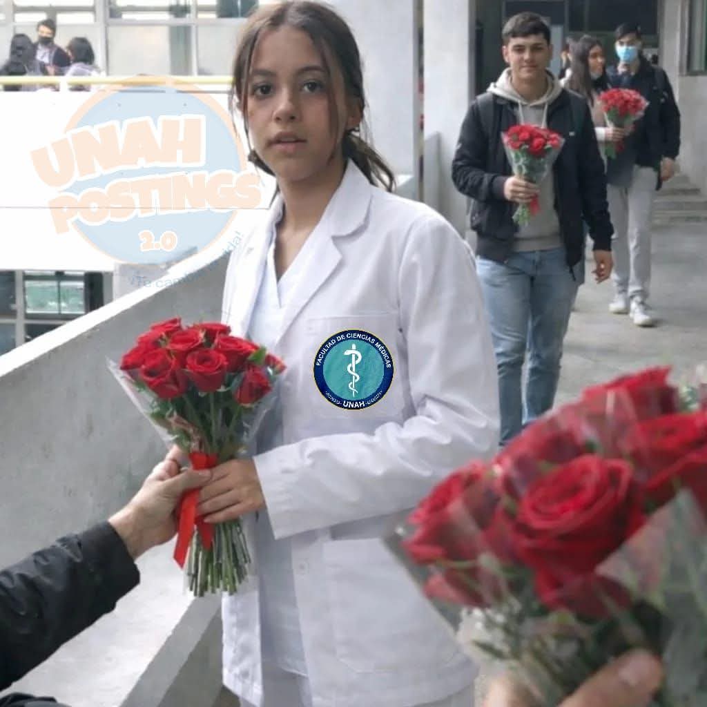 Feliz día de San Valentín pipol

Pregunta: ¿Quién será esa tuitera chancera que la sorprendieron con tantas rosas?