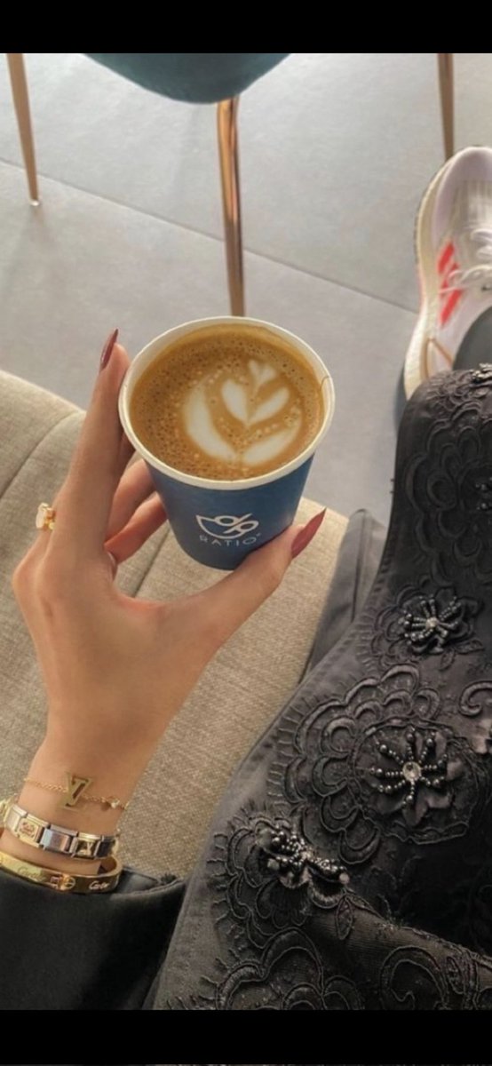 البدايات الجميلة تبدأ بـ كوب قهوه ☕️
صباح القهوة والروقان