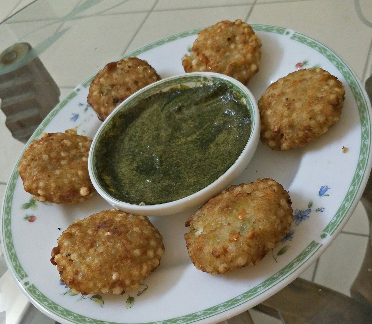 Richaghumare's tweet image. Sabudana vada...😁
#Mahashivratri