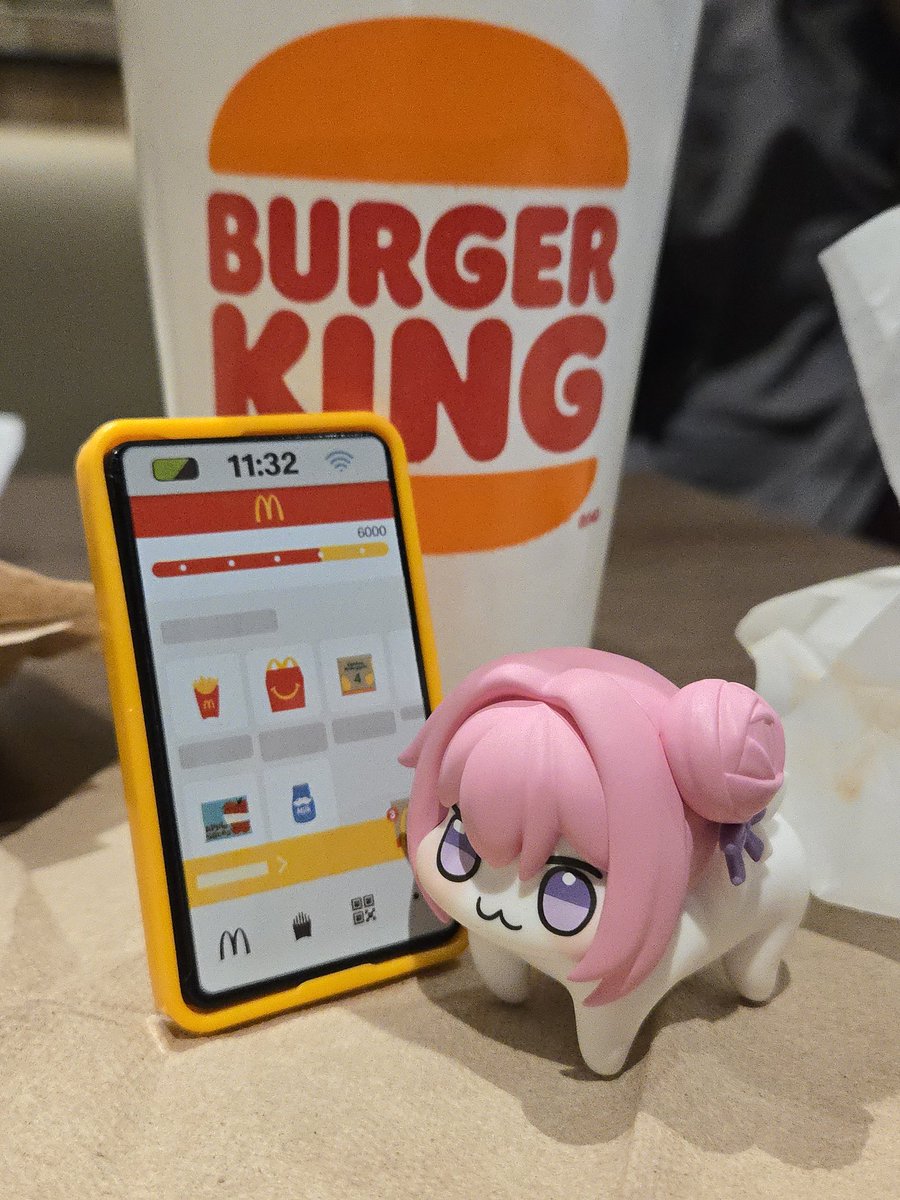 Doro hang up the McPhone you're gonna get us kicked out.