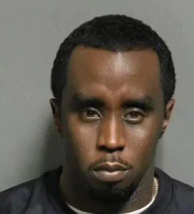 POPATEEMYHEART2's tweet image. Friendly reminder that Lady Gaga helped getting Diddy behind bars. 
She demanded P. Diddy to be fired from the law firm where they were both clients, after he was accused of sexual abuse, Gaga told the law firm that she was dropping out if they kept working for him.
Diddy was…