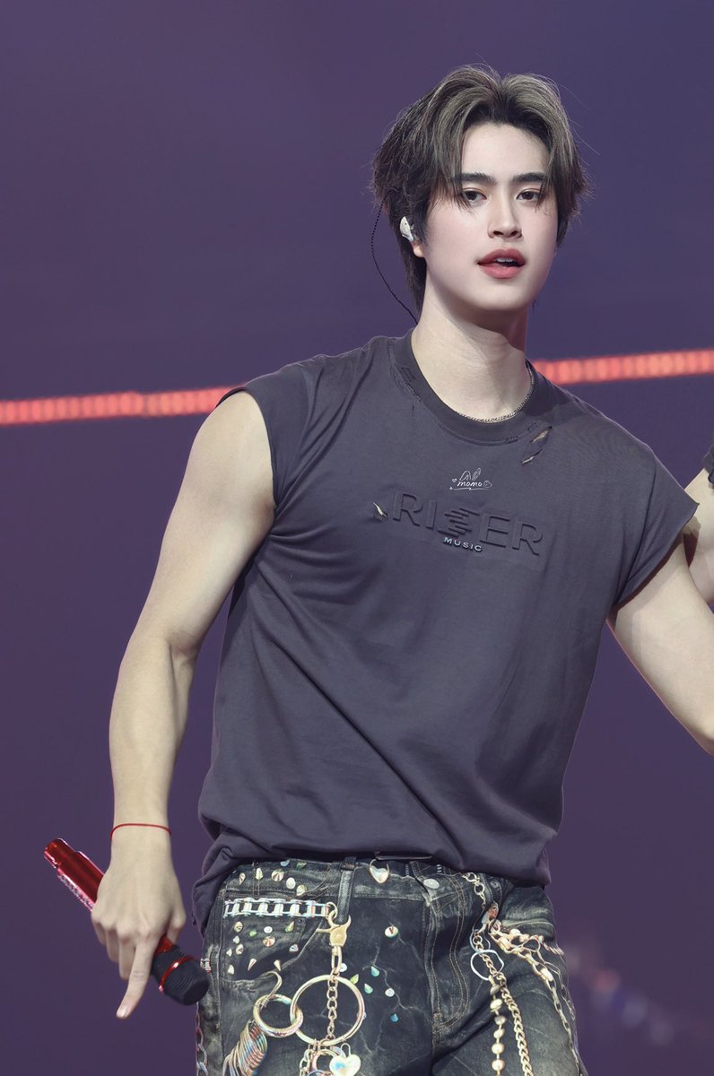 ขึ้นแท่นรูปที่ต้องมีทุกบ้านด่วน