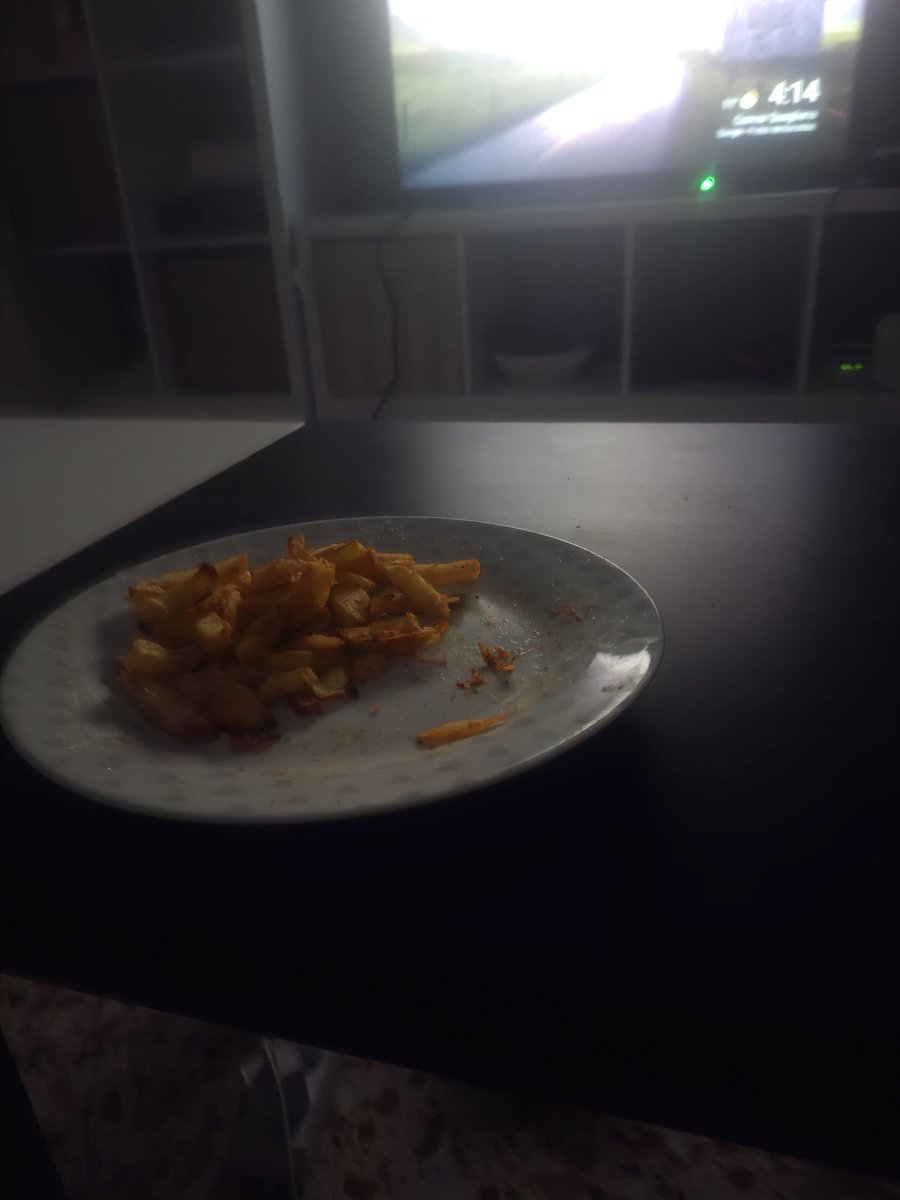 San solterin de sopa agripicante y patatas frías con fogata, de aqui a la luna 🔥🔥🔥