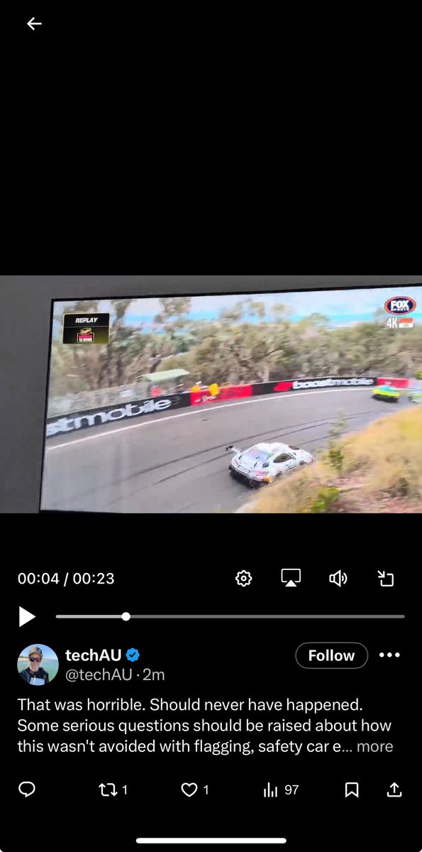 JEllis185's tweet photo. @techAU You can see the double yellows, and the incident was fresh, so safety car wouldn’t have even been out in time for that. Only thing that could change is the previous post waving flags as well, and even then, the track was blocked, so I doubt it’s avoided with that https://t.co/8kVtper5p2