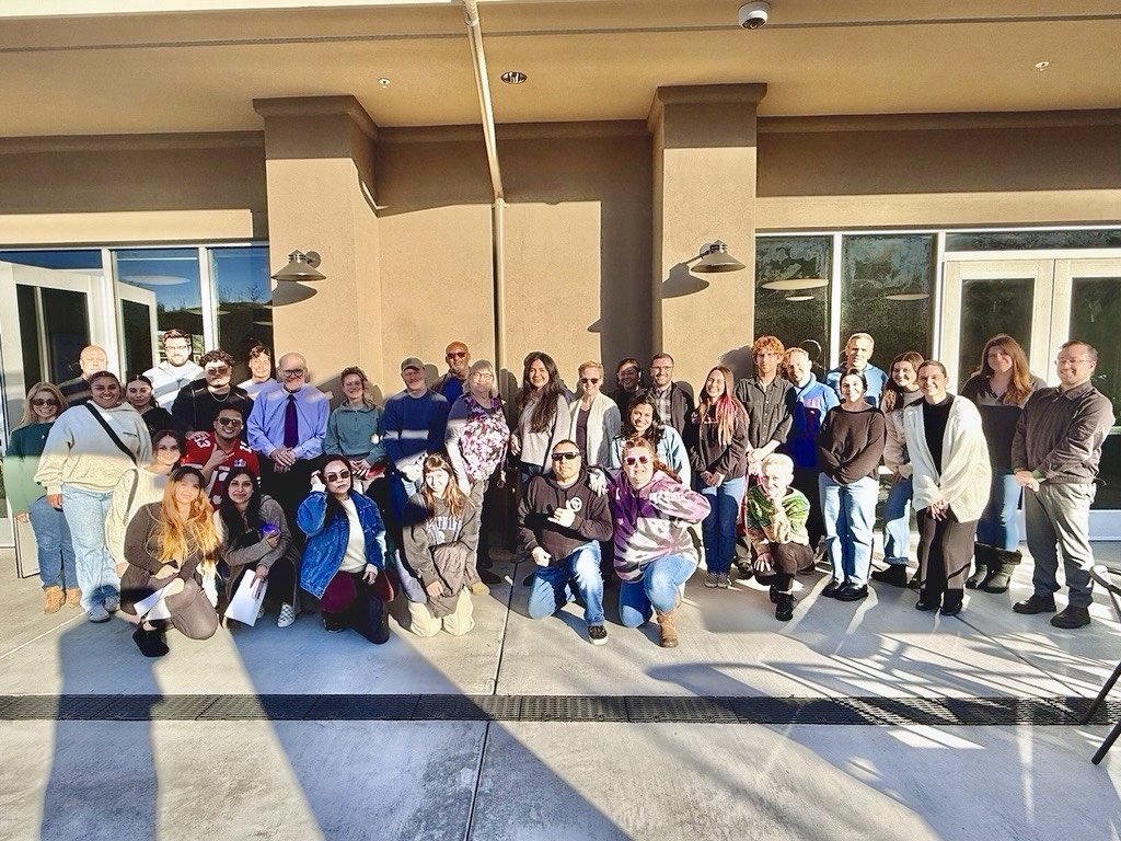 rittercenter's tweet photo. We’re grateful to Dr. Robert Rhoton, Founder of the Arizona Trauma Institute for providing Trauma-Informed Care training to Ritter Center staff.

#RitterCenter #TraumaInformedCare #SanRafael  #MarinCounty https://t.co/uoFeNRVYDF