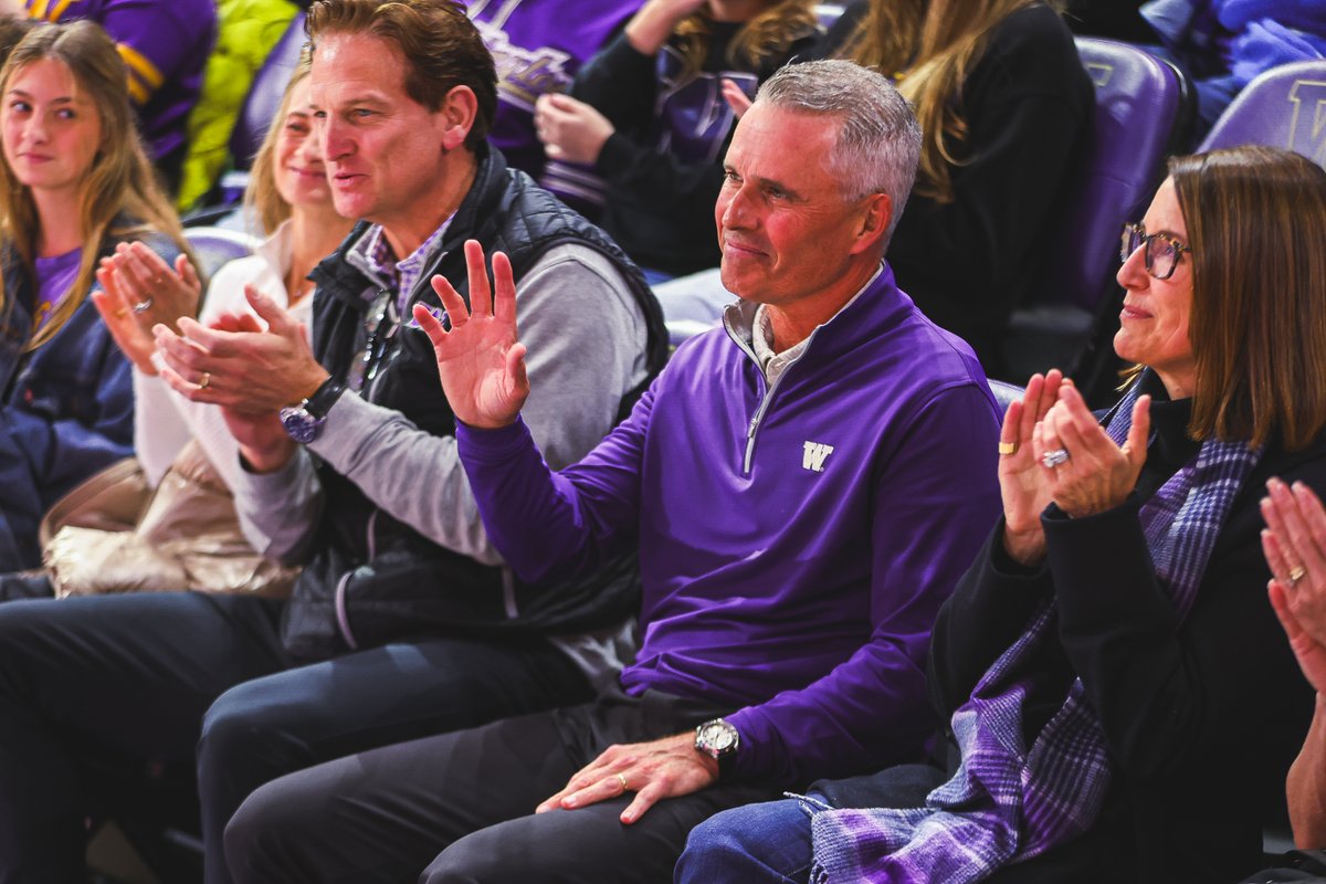 Washington Men's Basketball tweet media