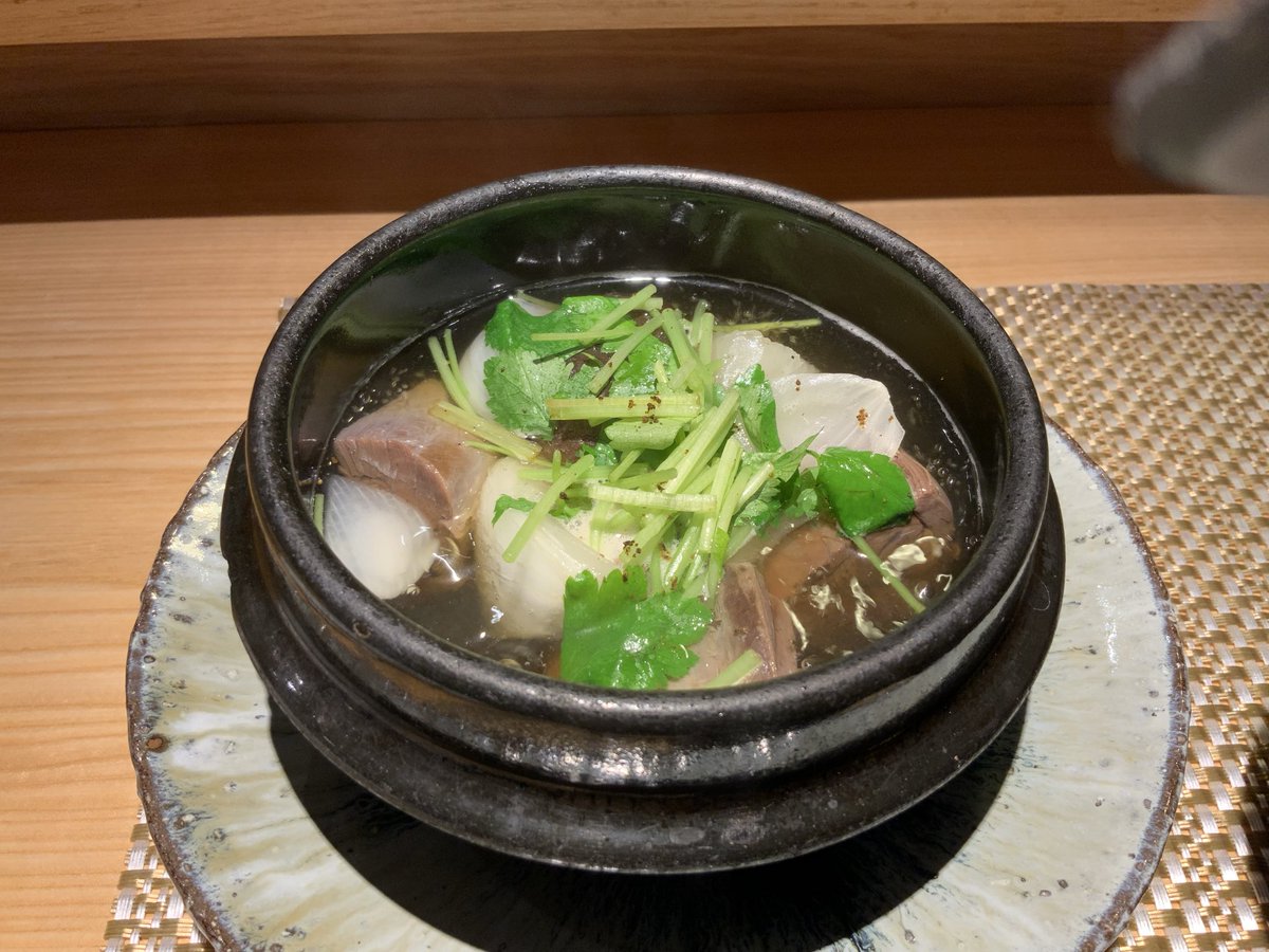 Okyun's tweet photo. すずきの@本郷三丁目
魚が美味しいと聞いて訪問。評判通りでしたが、出汁で食べる鹿肉がもっと美味しかったです。 https://t.co/mu8PS7JYhr