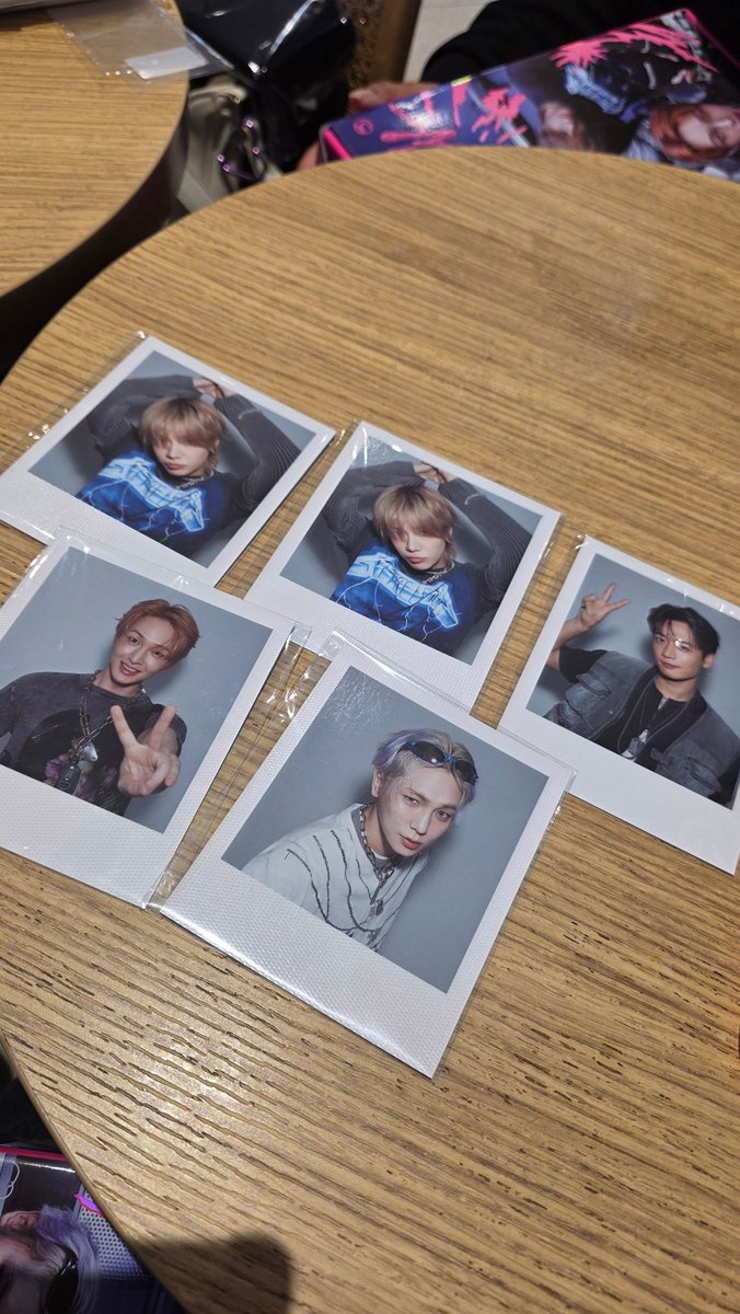 putriな tweet media