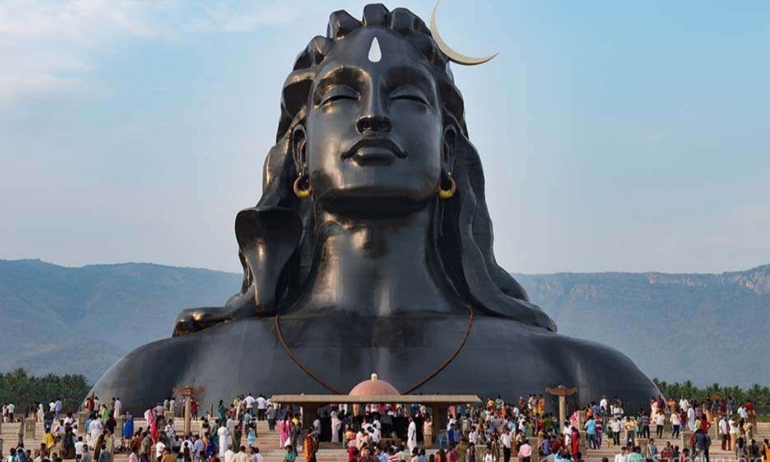 ranjeetsmile's tweet photo. 3 life lessons we can learn from Shiv Ji

1. Be calm like Shiva, but strong like Rudra.
2.Turn Poison into Strength
Lesson: Life will give you negativity. Instead of spreading it, transform it into growth and wisdom.
3. Simplicity is Real Power
Despite being the most powerful, Shiv Ji lives simply, with ashes, snakes, and mountains.
Lesson: True strength comes from inner power, not material wealth.
#Mahashivratri2026 #Shivratri