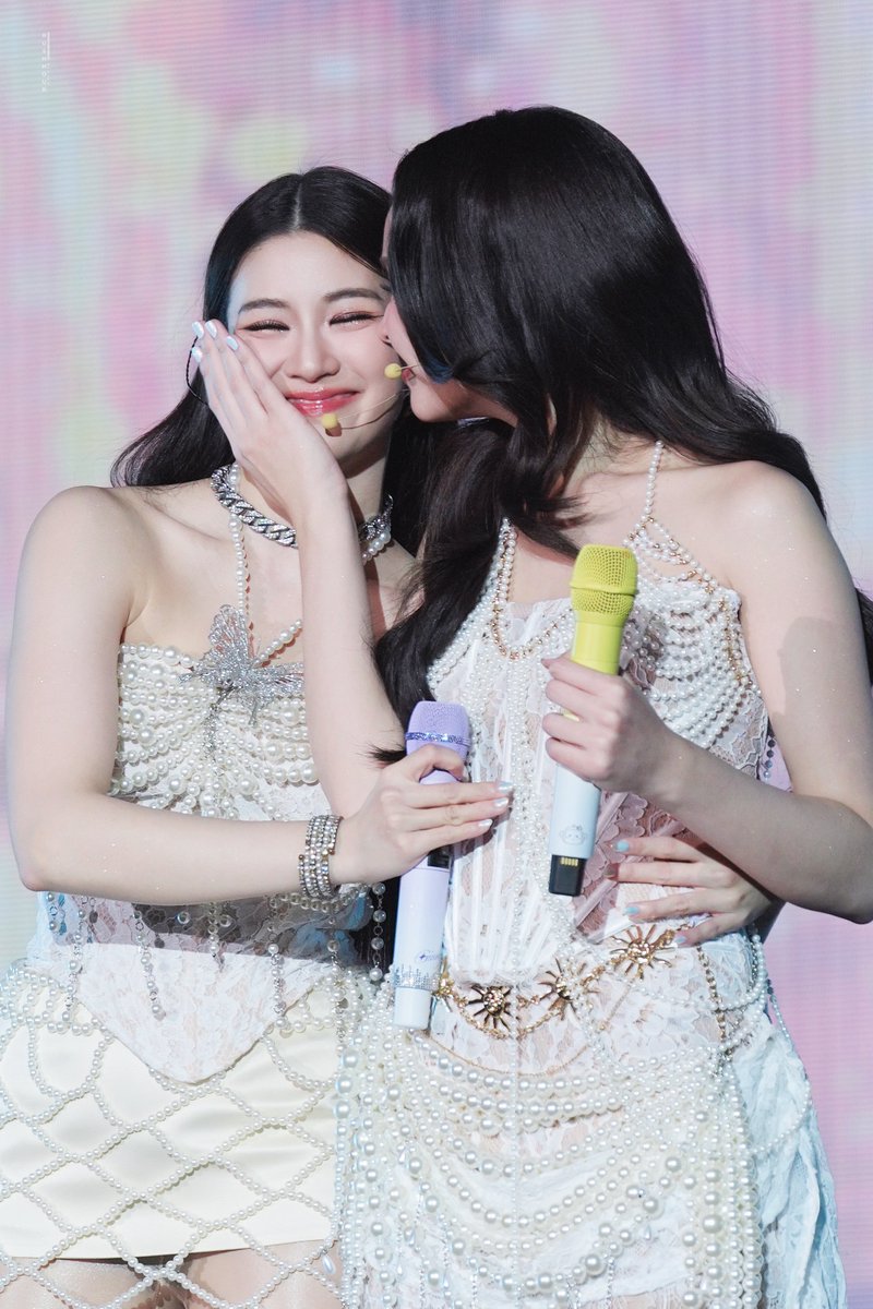 เติมหวานรับวาเลนไทน์

GINJAY HEART TO ALKEY
#GinnyJaynaFirstFanconTH
#GinJay