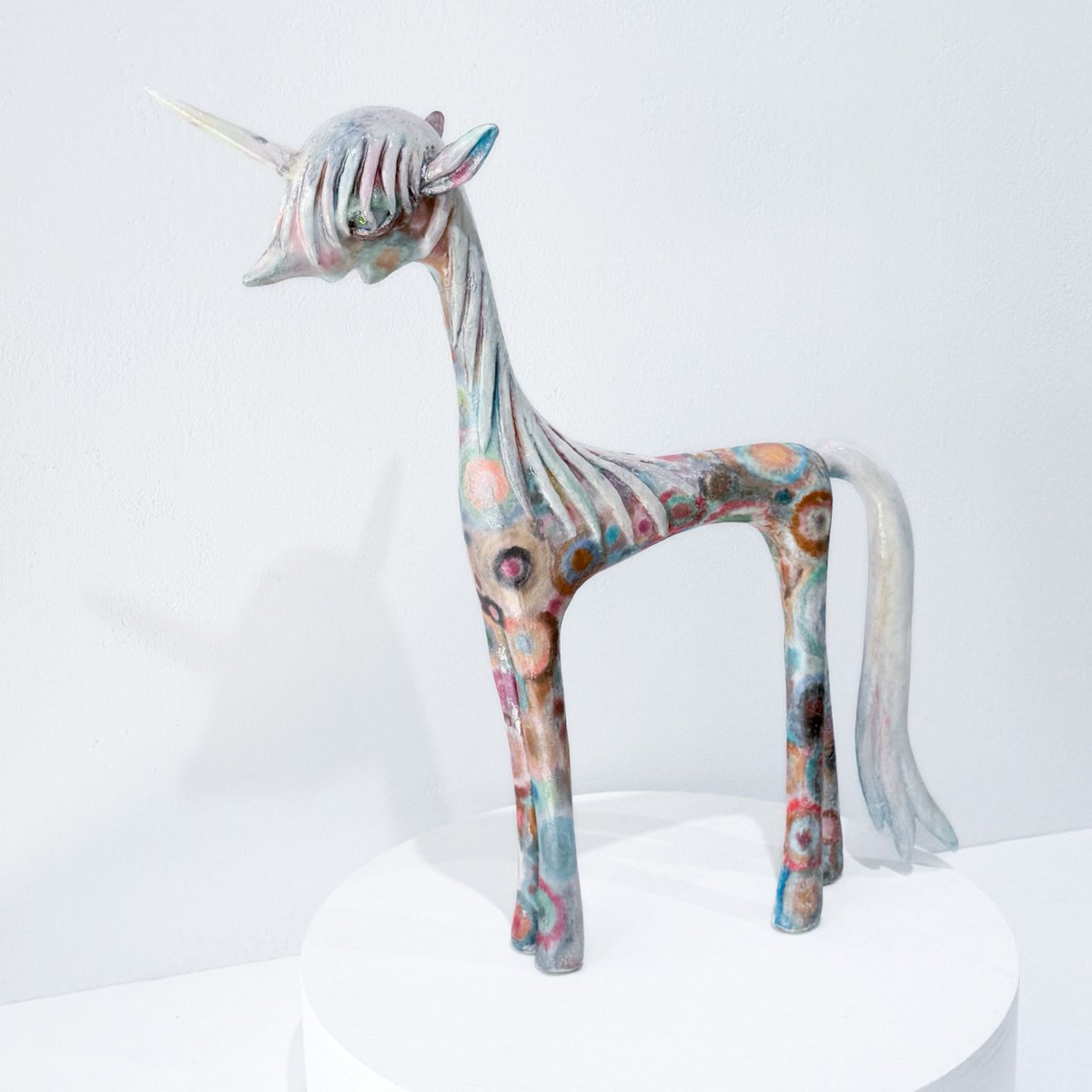 alt_medium's tweet image. ＼開催中の展覧会／ 
 Alt_Mediumでは本日も19時まで横山知さ 個展「七色の虚無の下であそぼう」を開催しております。  

詳細は下記にてご覧ください。 altmedium.jp/post/202602yok…