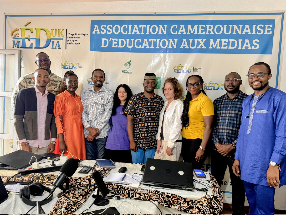 EdukMedia's tweet photo. Nous avons reçu au #Cameroun l'équipe française de Savoir Devenir pour une formation sur la Désinformation genrée. Nos équipes du Tchad, Togo, Burundi, RCA ont participé en ligne.
L'enquête multipays sur ce phénomène vient de débuter avec l'appui de @CFImedias https://t.co/2wazMKImcQ