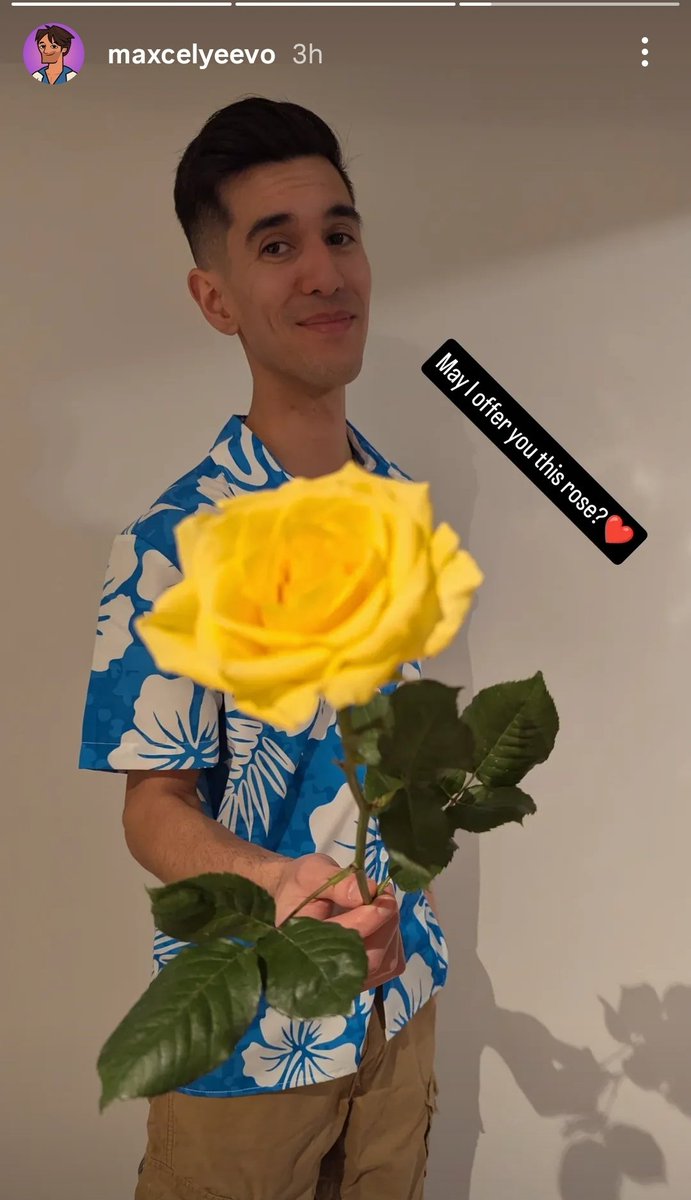 WHY NOBODY TOLD ME THAT SAM'S VA IS THE MOST ADORABLE MAN EVER??

LOOK AT HIM, COSPLAYING AS SAM TOO 😭😭😭