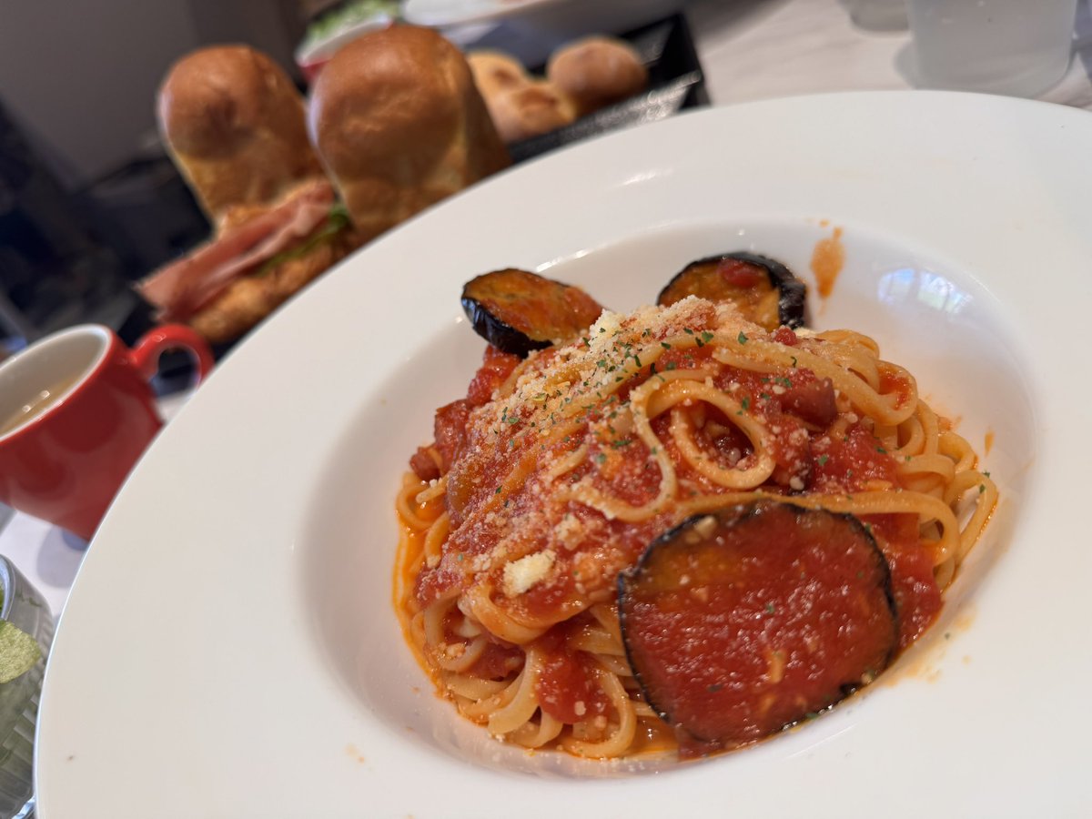 トマトパスタ
超ニンニクやった🧄