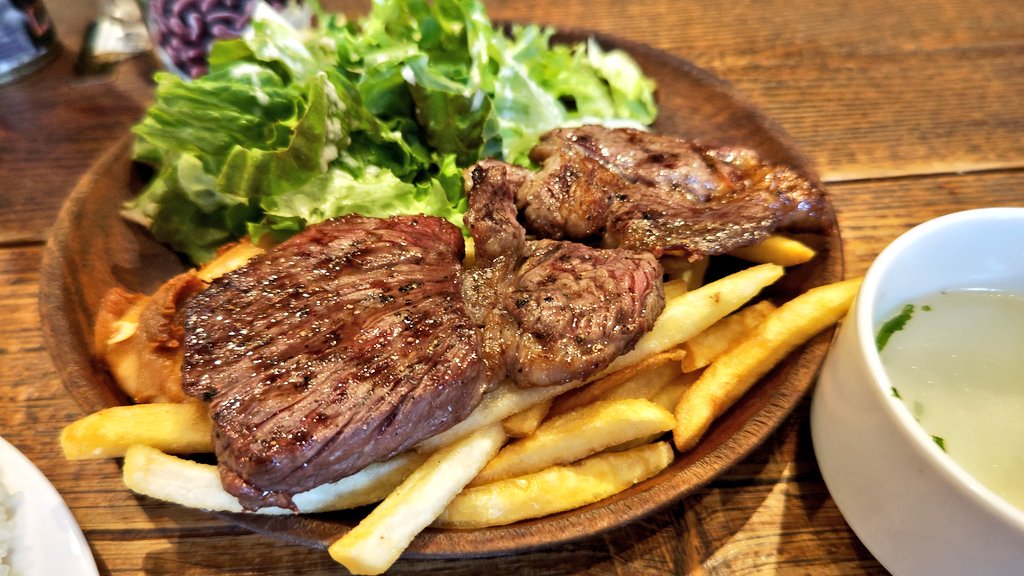 お昼
ランチステーキ