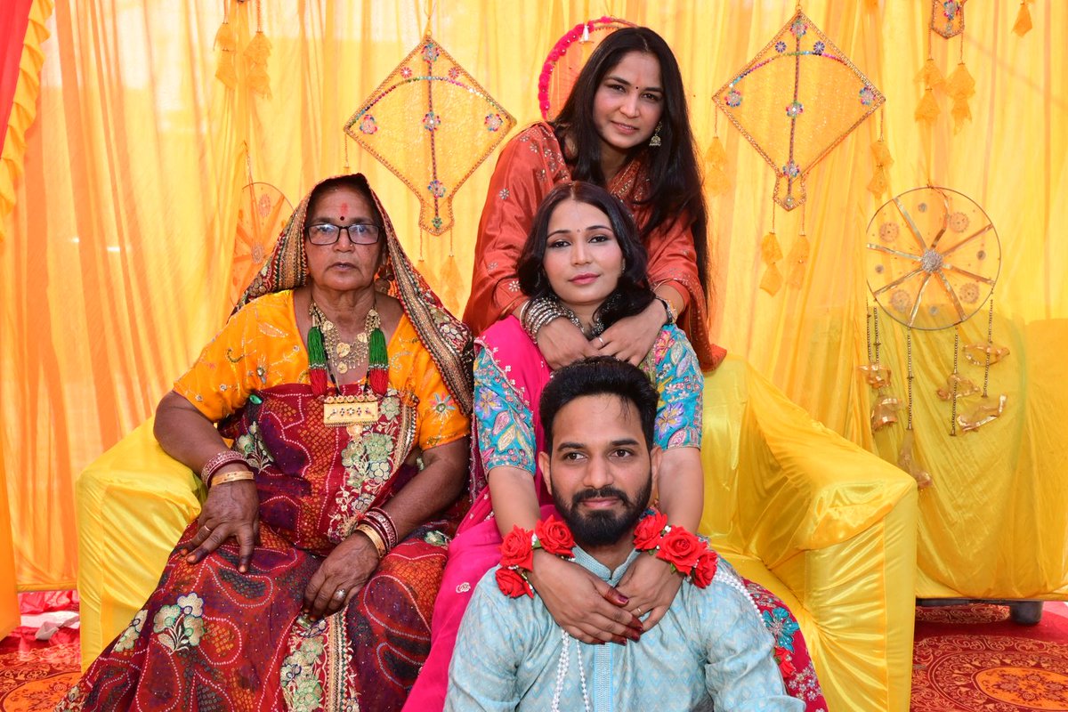 VishalGarwa29's tweet photo. Sister Haldi ceremony ✨🪄
#Haldi #InAr https://t.co/vBsLjgkH10