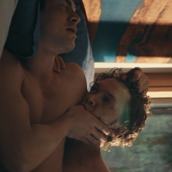 Stan Base tweet media