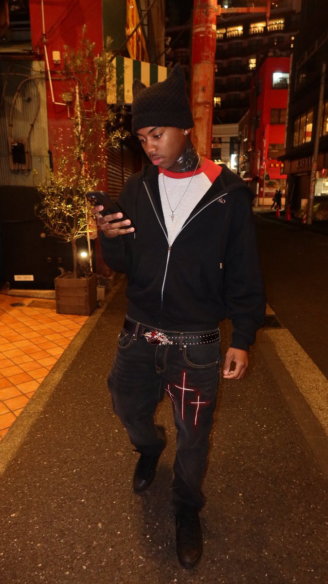 Smiling tryna get Rich tweet media