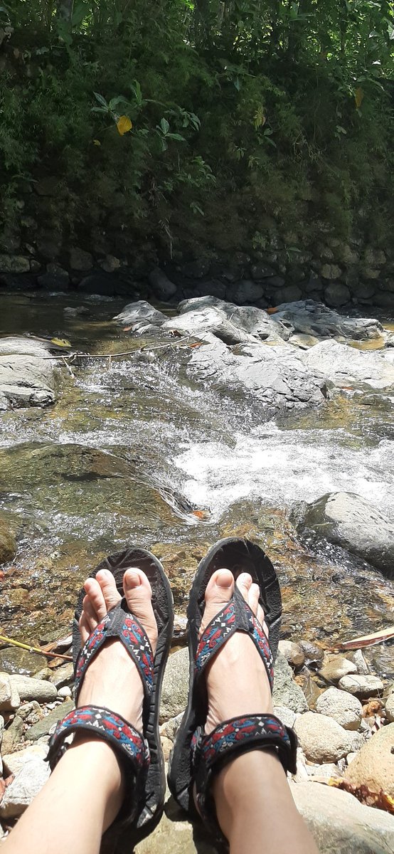 MuthmainZu's tweet photo. Ampiran tiap ziaroh makam simbah uti di Kokap. https://t.co/EveGLAs6f3