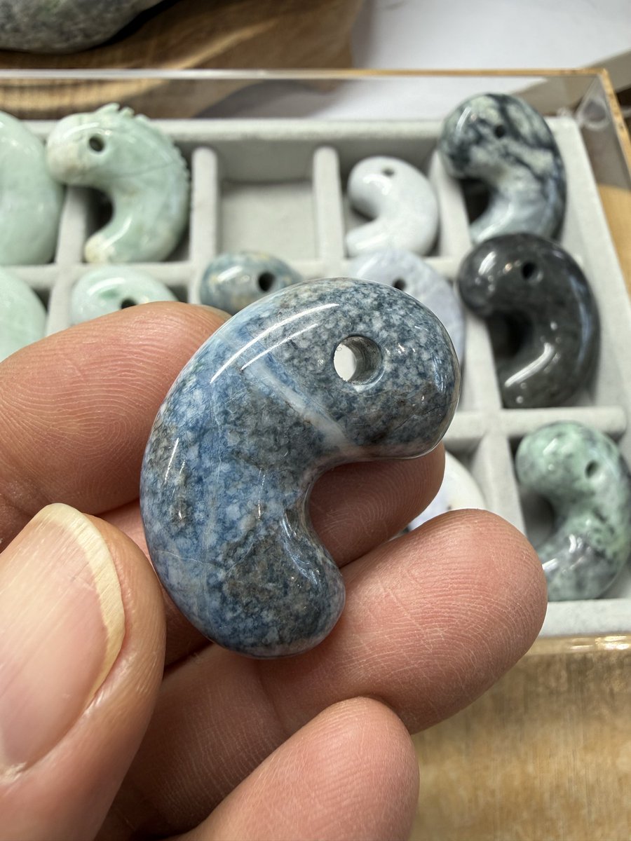 お客さんが仕上げました‼️ 今回重量当てで翡翠原石をゲットされた方は