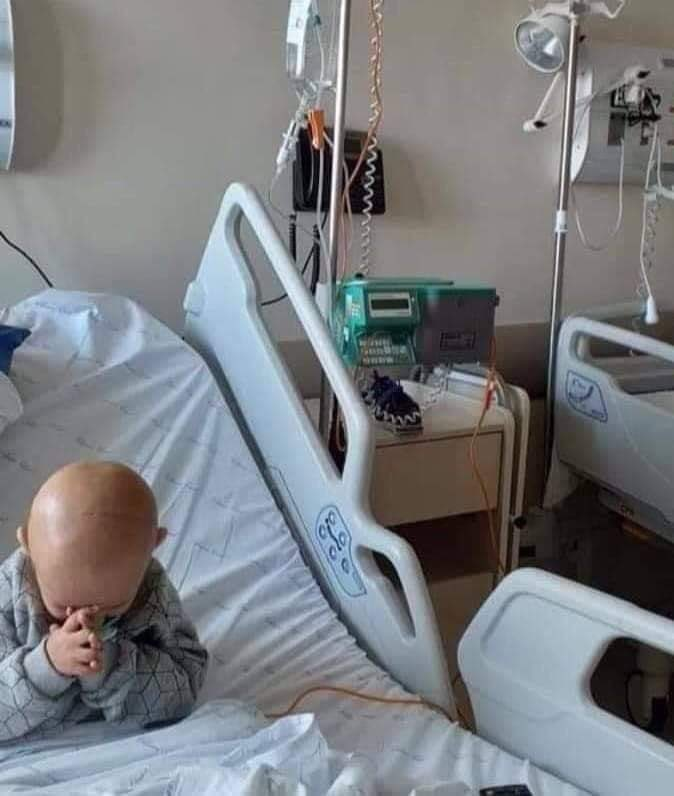 Hoy es el día internacional contra el cáncer infantil.

Rezamos por todos los niños enfermos de cáncer, por los que ya están en el cielo y por sus familias. 

Dios da las peores batallas a sus mejores guerreros 💪🏻