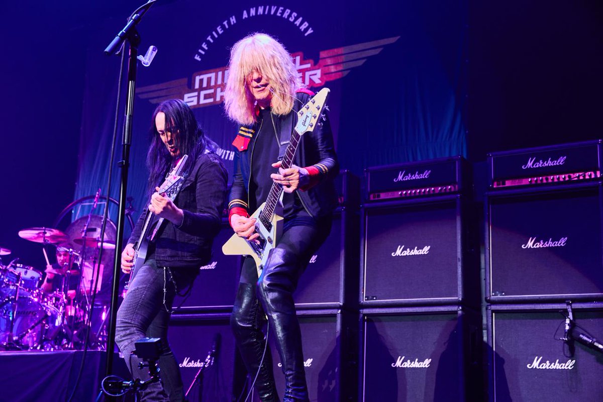 GibsonJapan's tweet photo. 伝説の夜から届いた、スペシャルな1枚。

マイケル・シェンカーが、再び日本武道館のステージへ。歴史的ライブ作品 One Night at Budokan を生んだ舞台へ帰還した瞬間の貴重なショットが届きました。

この日、彼の手にあったのはアイコン的存在でもあるギブソン・フライングV。唯一無二の存在感は、キャリアを重ねた今もなお圧倒的です。
KEEP ON ROCKIN’!!!

 #��イケル・シェンカー #Gibson #ギブソン