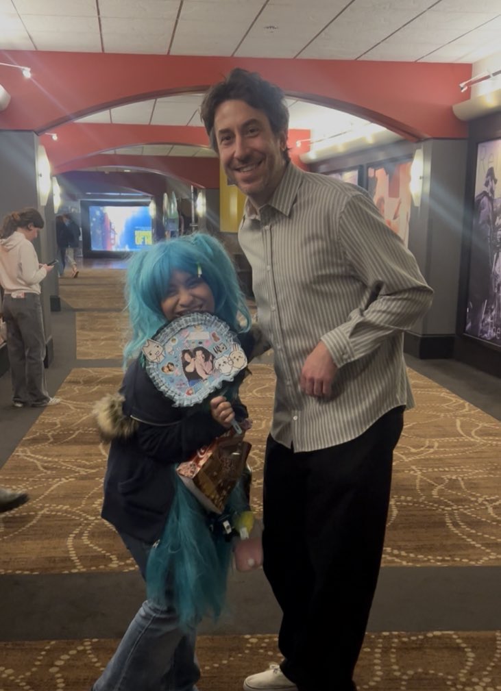 luckidenvermint's tweet image. jay mccarrol approves of miku 💝