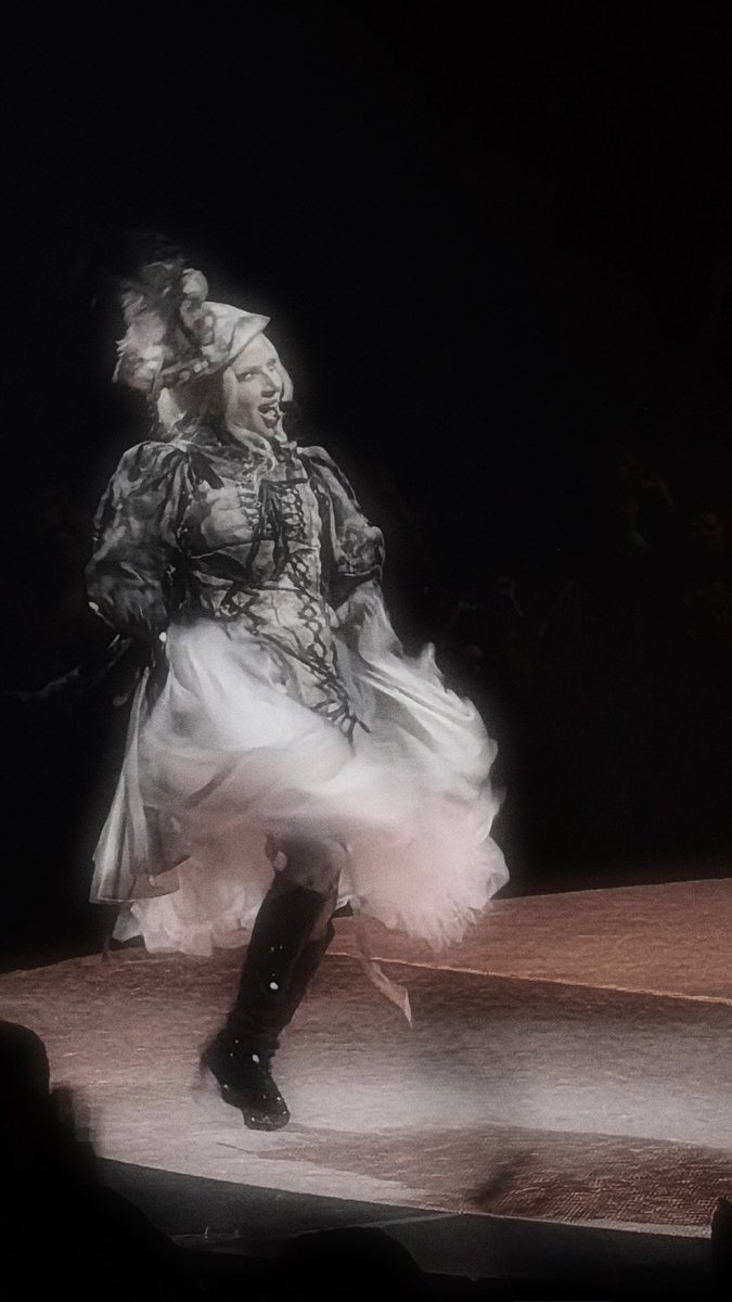 Night one!!🃏💋🪩 thank you <a href="/chateaubambi/">bella</a> for helping me get tickets for tonight <3