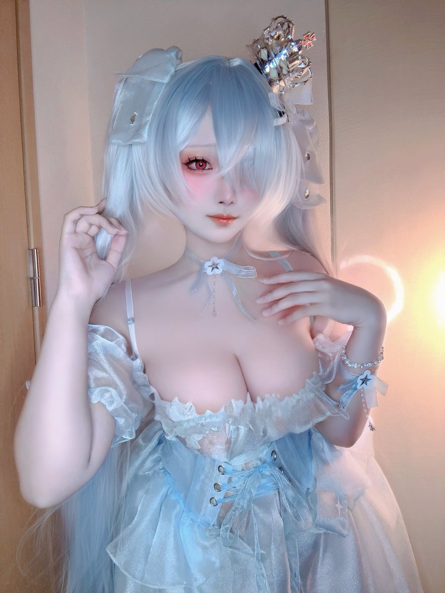 tomachan_02's tweet photo. NIKKE シンデレラ✨✨   #cosplay https://t.co/8lhHzChppR