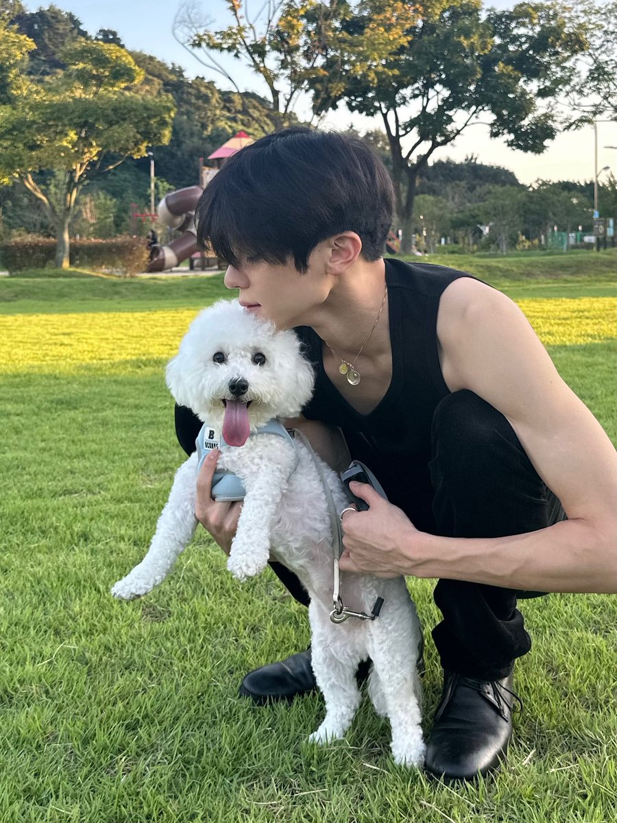 1ov3sion's tweet photo. 개인적으로 언젠간 자컨에서 보고 싶은 장면
코코랑 시온이가 노는 장면.. 진짜 귀여울 거 같아 https://t.co/CDfwakyrfd