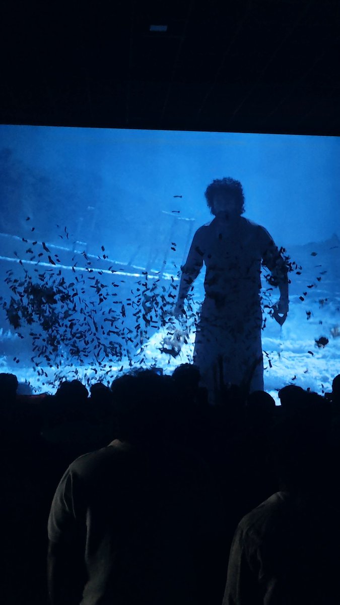 Nani_Tarak_7's tweet photo. HERO lepina Cinema!💥
FANS nilabettina Cinema! ♥️
A memorable outing for @tarak9999 🔥
#Devara https://t.co/8oW62CYIhd