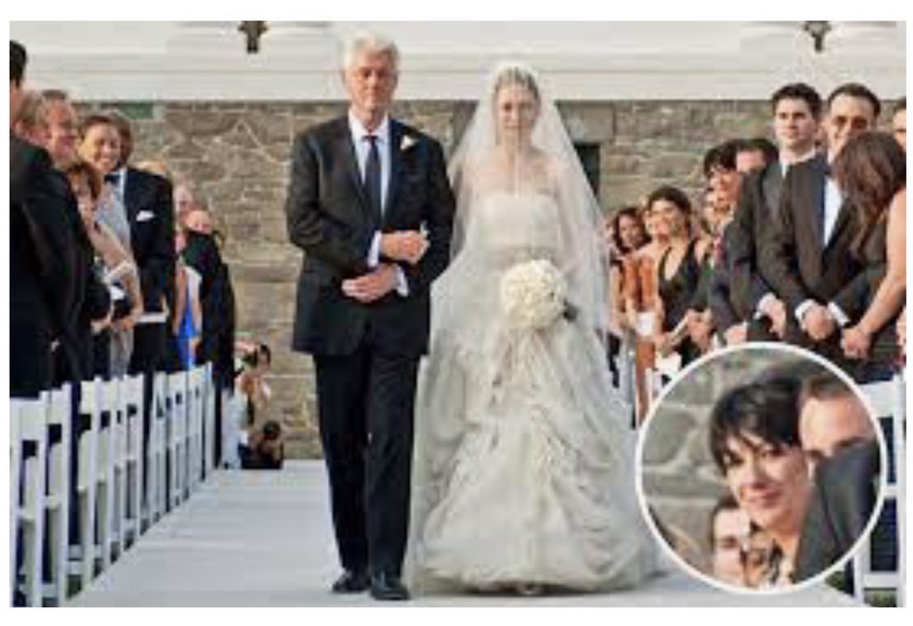 BiroNower's tweet photo. Bill &amp; Hillary Clinton - the former president who tried to rebrand from philanderer &amp; #paedopal to philanthropist and his very devious wife who covered up for all of it while apparently visiting Madam at FC with plans to potentially use their connection to ‘bolster ratings’ 👇🏼
/5 https://t.co/VcdkLx8cYW