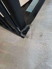 TapijtSCHOON's tweet photo. Familie gaat verhuizen. In de woning ligt tapijt die blijft liggen. Onze taak: tapijt reinigen en na afloop stofzuigen. #dirksland #tapijtreiniging #kattenharen https://t.co/Ahhjtk9b92