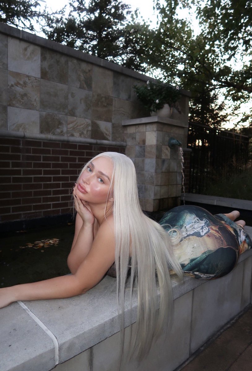 ⋆˚࿔ Rowan Lynn Taylor-James𝜗𝜚˚⋆💎

⊹₊⟡⋆

23. Bi. Submissive brat .Full-time Princess. Model &amp; Content creator. Spoiled brat. Shopaholic. Heels addict . Proud bitch at heart.