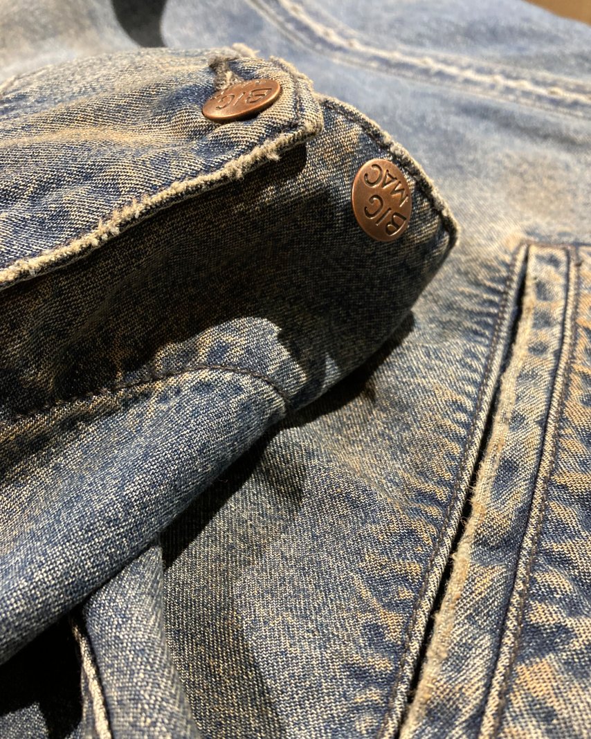 FlowerandSons's tweet image. 2026 SPRING&amp;amp;SUMMER  NEW!!
BIGMAC  mens &amp;amp; womens

襟を本来のコーデュロイからレザーに
アップデートしたモデル。
シャツ感覚の軽量ライトデニムで
春先に活躍しそうです。
24200円

#bigmac #denim #workjacket #新潟