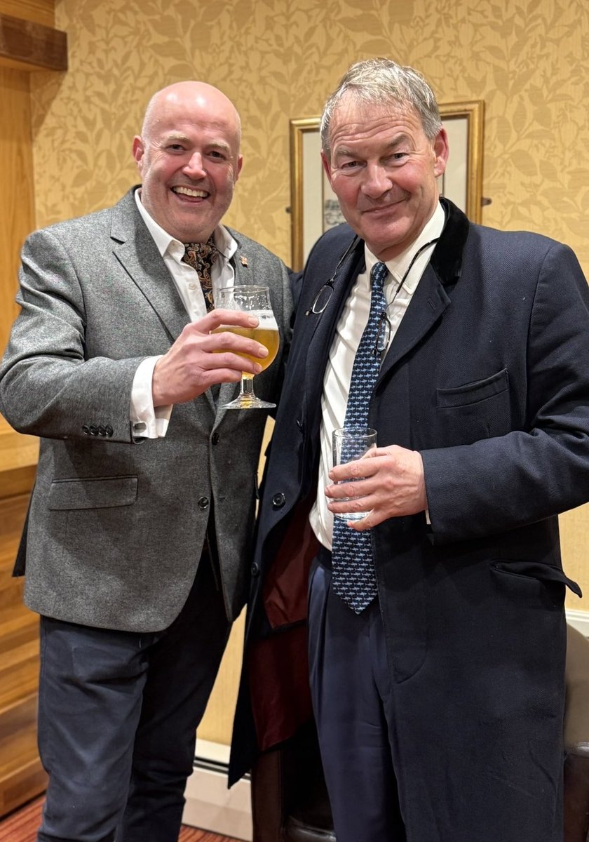 herqles_es's tweet photo. 🇬🇧 | Rupert Lowe, en X:

«Un grupo de conspiradores izquierdistas intentó arruinar nuestro evento de lanzamiento de Restore Britain anoche reservando entradas en bloque sin intención de asistir.

Encontramos su grupo de Facebook donde lo organizaban todo y relacionamos todos los nombres con sus entradas.

En ese momento, fue bastante sencillo descartarlos y seguir vendiéndolos a los asistentes genuinos.

Al final, la participación fue increíble.

Los socialistas fueron muy generosos con sus donaciones: se compraron cientos de entradas.

Se lo agradecemos sinceramente.

Invitaron a unas rondas al equipo. ¡Saludos, chicos!»