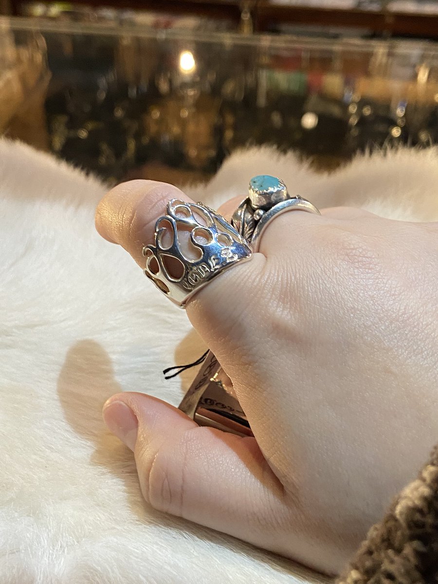 abomber_shoubu's tweet photo. CODE.Zのシルバーリングです✨ファイヤーパターンの様な透かしのデザインがかっこいいです！#シルバーアクセサリー #codez https://t.co/vrhVoIaUD8