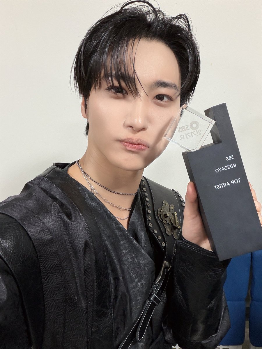 00SGV's tweet image. 와진짜표정개커엽