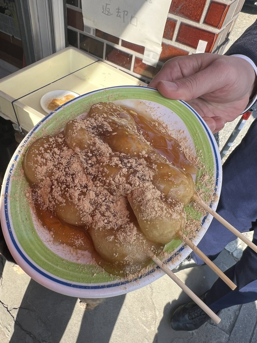 大洗にきましたので、あの有名なみつだんごをいただきました。この味は