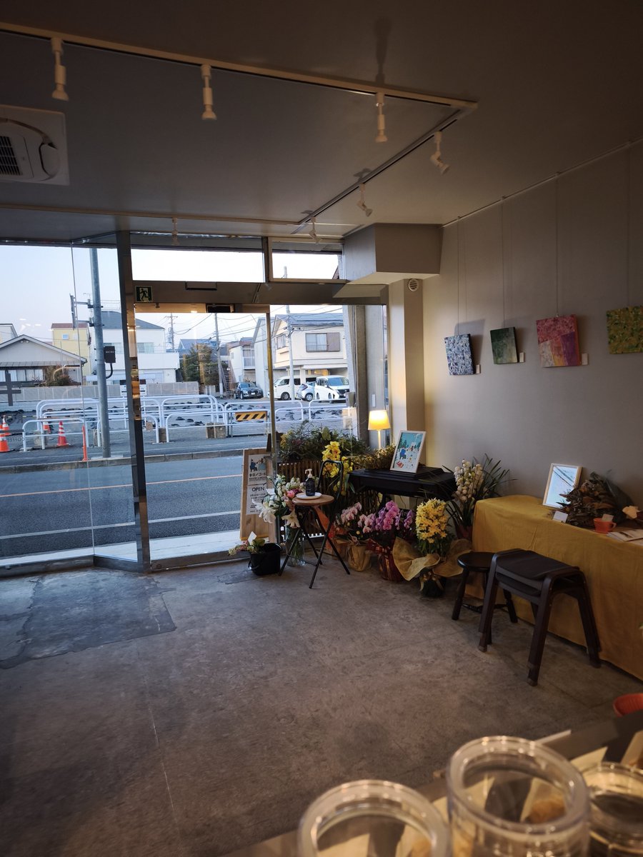 本日もありがとうございました🙇‍♂️

連日たくさんのご来店ありがとうございます…お待たせする場面が多くほんとうに申し訳ありません。

店主ワンオペ独り舞台を生あたたかく
見守っていただけたら幸いです…

エスプレッソメニューとドリップメニューが同時にはいると曲芸モードになります