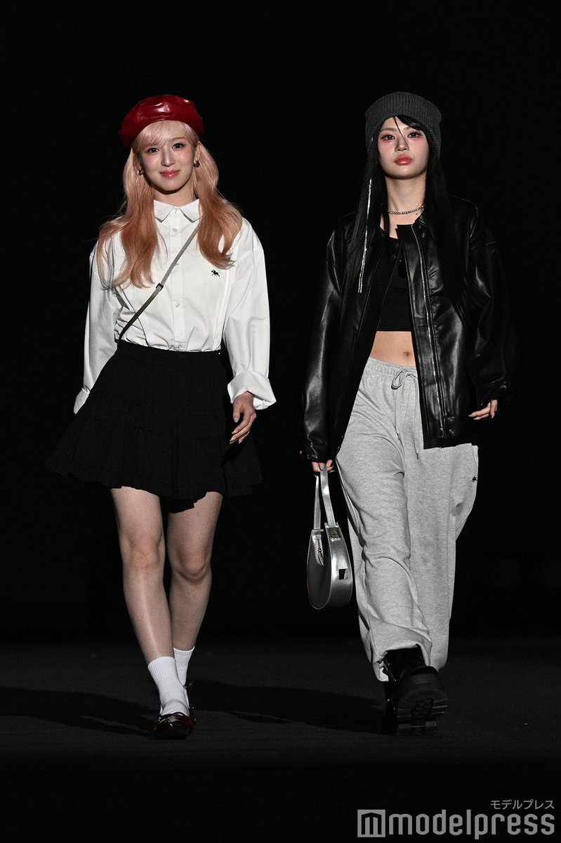 modelpress's tweet photo. 【🩷TGC in あいち・なごや2026🩷】

ME:I・SUZU(山本すず)＆RINON(村上璃杏)
“対照的”スタイル＆表情にファン釘付け
https://t.co/fItcPgfhrs

💭「2人とも似合いすぎ」「思わず見惚れちゃう」

#TGCあいちなごや @official__ME_I_ https://t.co/uhqMaDOWCd