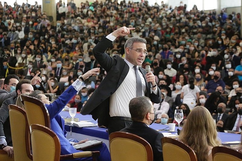 MINISTRO MENDONÇA. 
DEUS TE DEU A OPORTUNIDADE DE TRANSFORMAR O DISCURSO EM PRÁTICA.  CONSAGRE-SE.