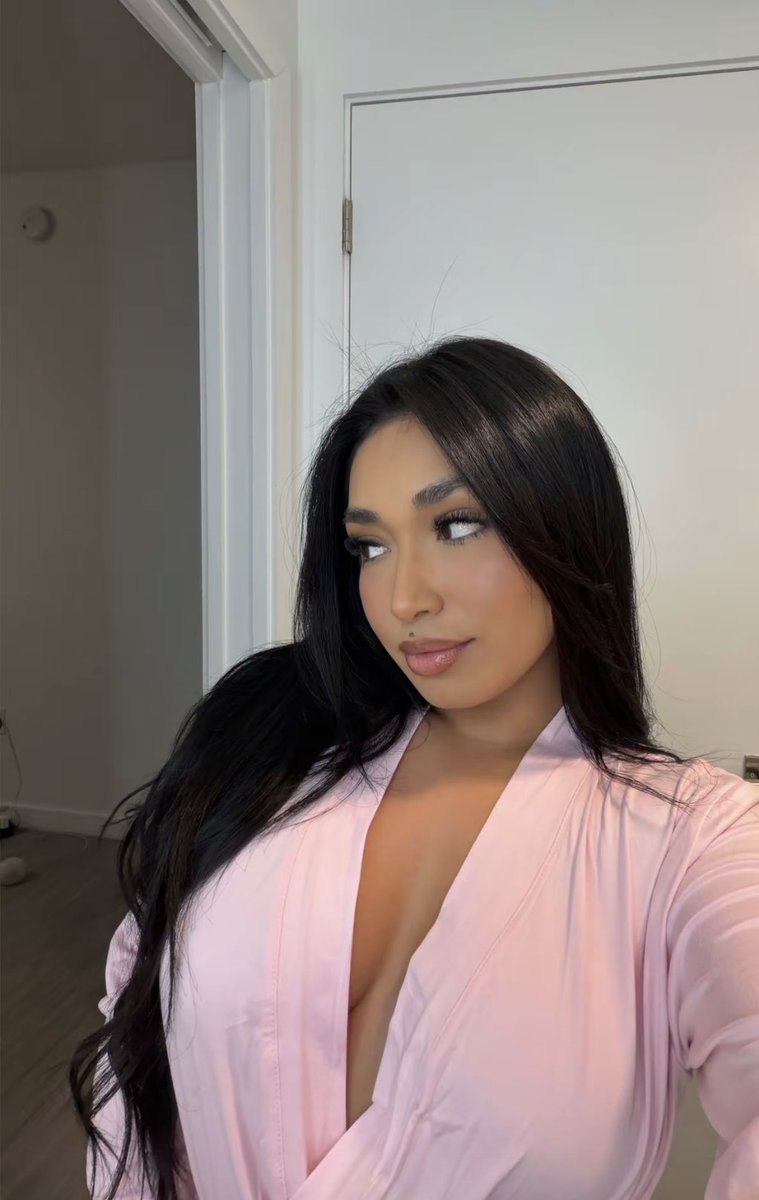 Mia Isabella (@isabellamia42) / Posts / X