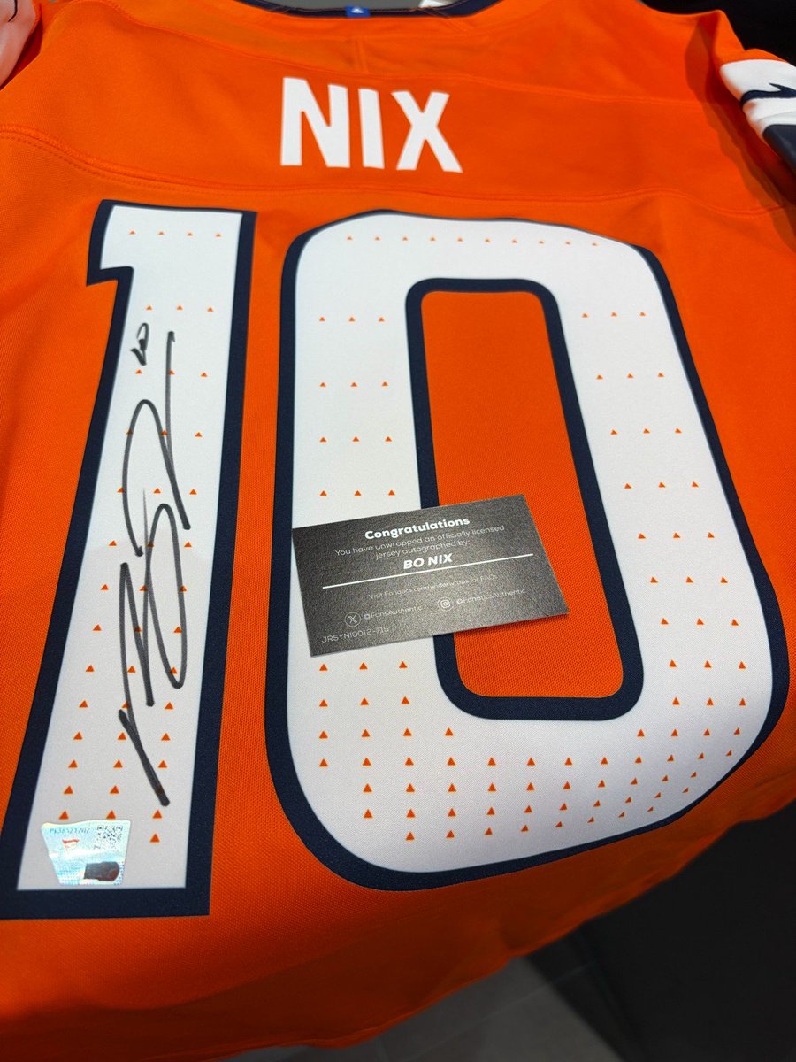 お客様の店内開封にて 2026 FANATICS UNDER WRAPS NFL JERSEYS🏈より