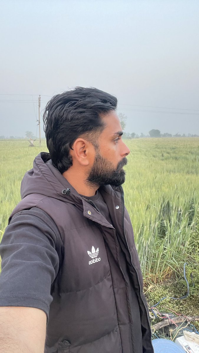 Jaatbhupend's tweet photo. गांव की सुबह और किसान का सोना 🌾 https://t.co/iGBUs3QiPo