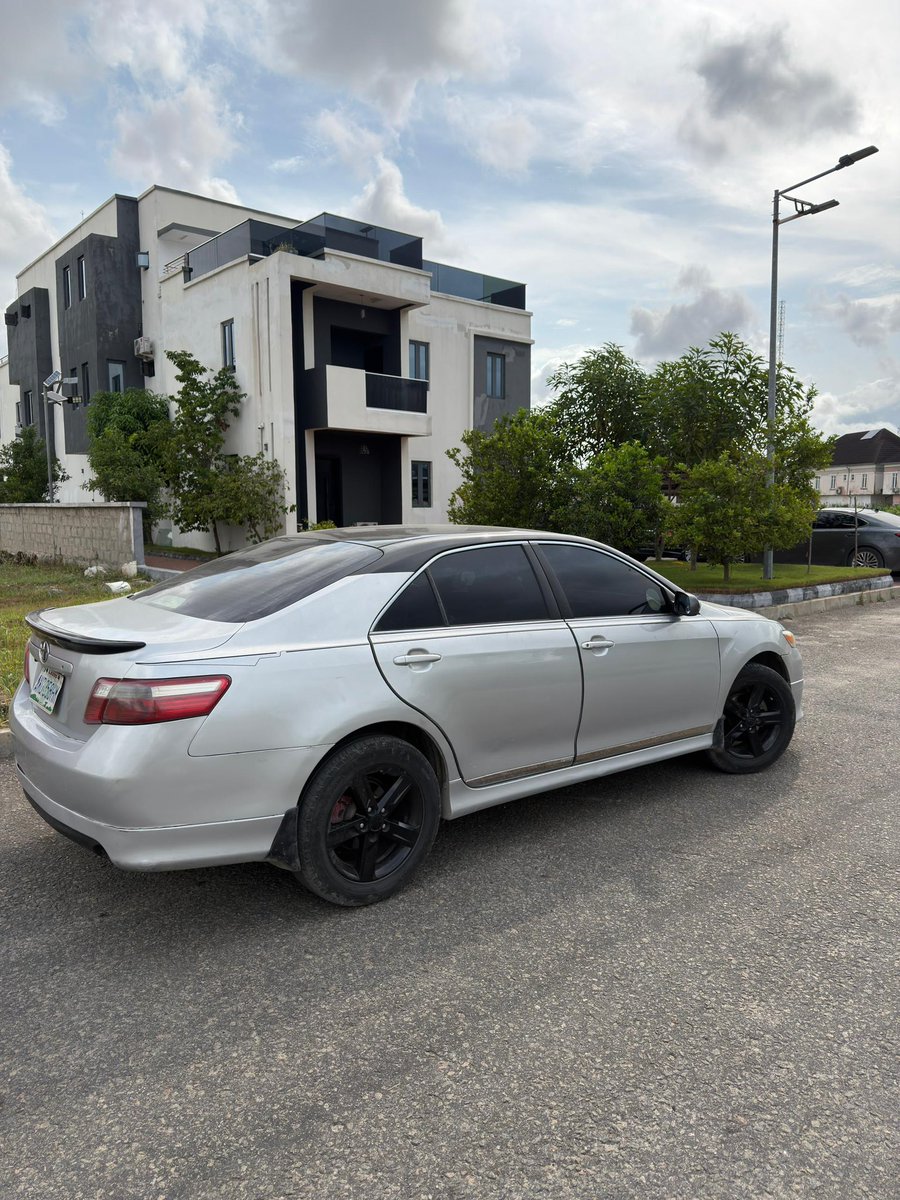 🚗 - Toyota Camry 2007
🎨 - Painted
🔗 - 4 Plugs
❄️ - AC - Freezingg
🎡 - Transmission - Perfect (Moving Smoothly)
🛟 - Engine - Good
First user from toks 💯
All the legs are good !

Properly Well Maintained by Lekki big boy, Nothing to Fix
Normal routine maintenance check