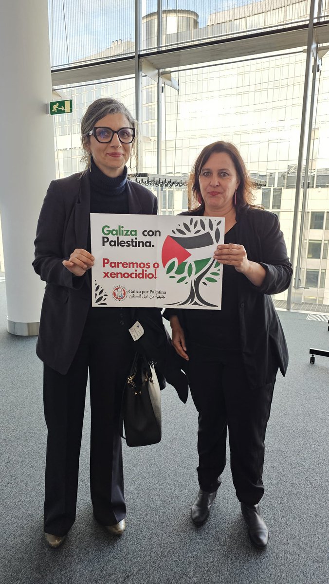 Apoiemos á valente <a href="/FranceskAlbs/">Francesca Albanese, UN Special Rapporteur oPt</a>, Relatora Especial da ONU para Palestina. Coraxe e perseverancia fronte a cobardía e ameazas de moitos Estados que amparan a Israel. Albanese pasará a historia por tratar de impedir o xenocidio en #Gaza, por denunciar a Netanyahu e as politicas de