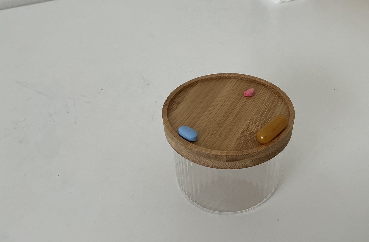 İlaçlarımı içiyorum gün 61 masamın kusuruna bakmayın lütfen